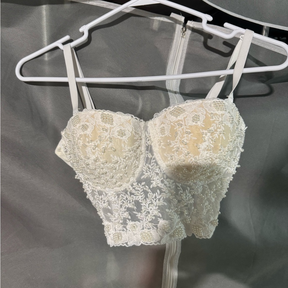Windsor Floral Lace Bustier in Cream